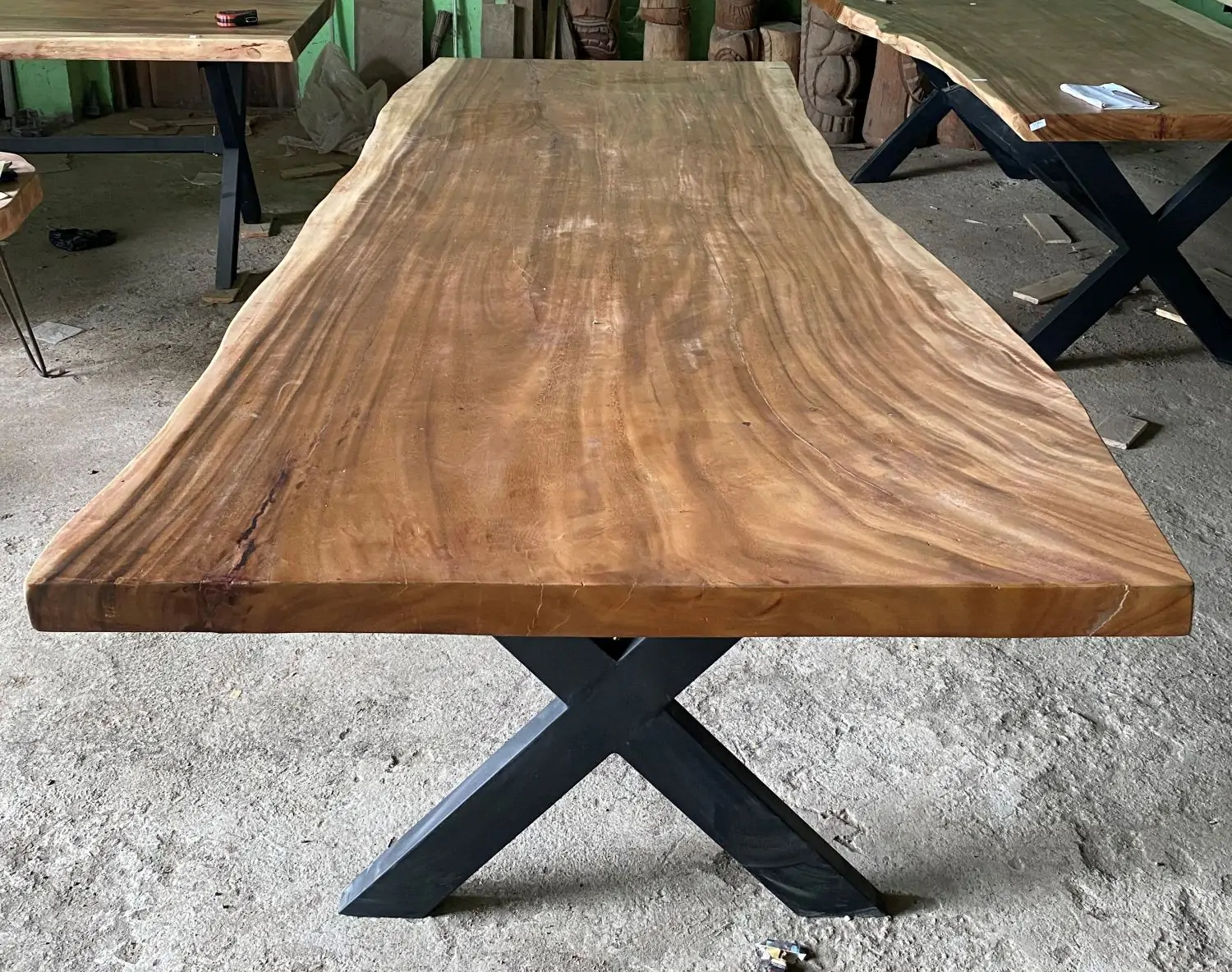  Product image 6 of the product “Natural Wood Table suar with metal legs, 280cm length, 120cm width, 83.5cm height. Table top 7cm thickness ”